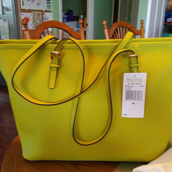 Michael Kors Jet Set Travel discontinued L Tote. - Picture 7 of 7